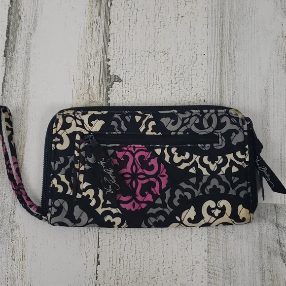 Loved Vera Bradley Canterbury Magenta fold zipup wristlet - Picture 2 of 12
